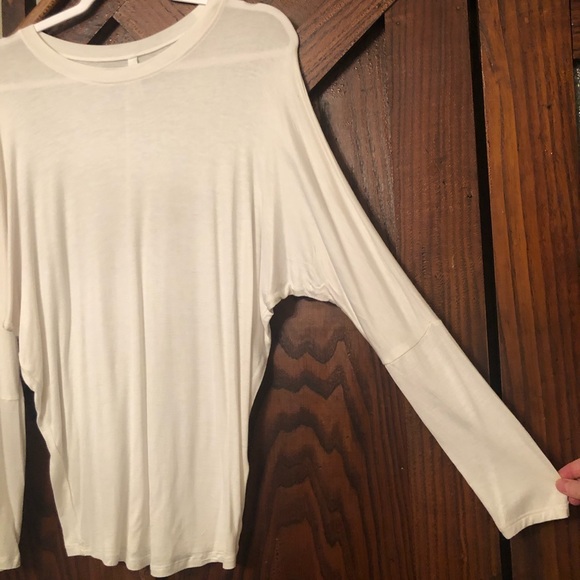 LAST ONE! Dolman Sleeved Top - Picture 4 of 4